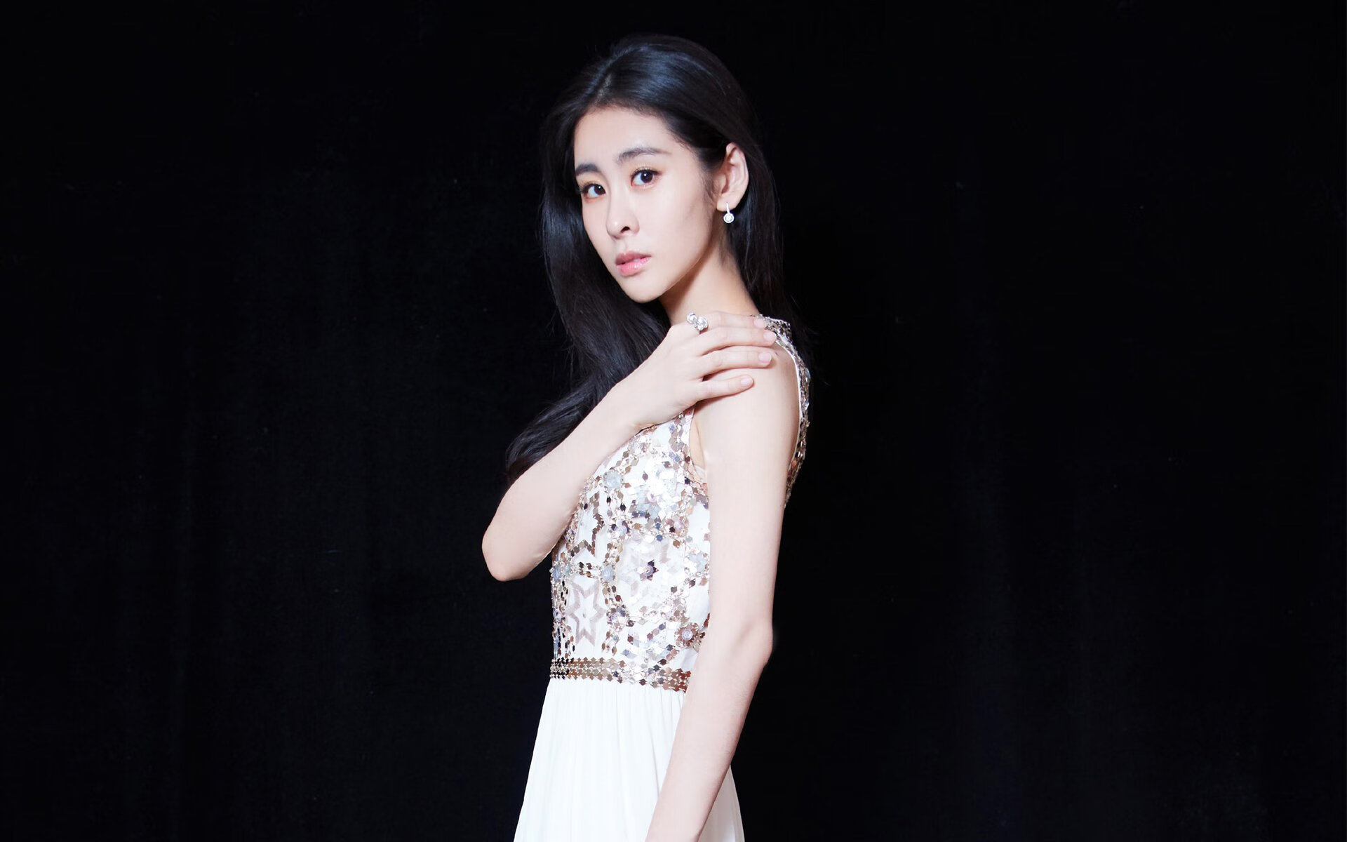 钢铁屏障与脆弱锋芒，范戴克如何以一己之力定义一场洲际对决