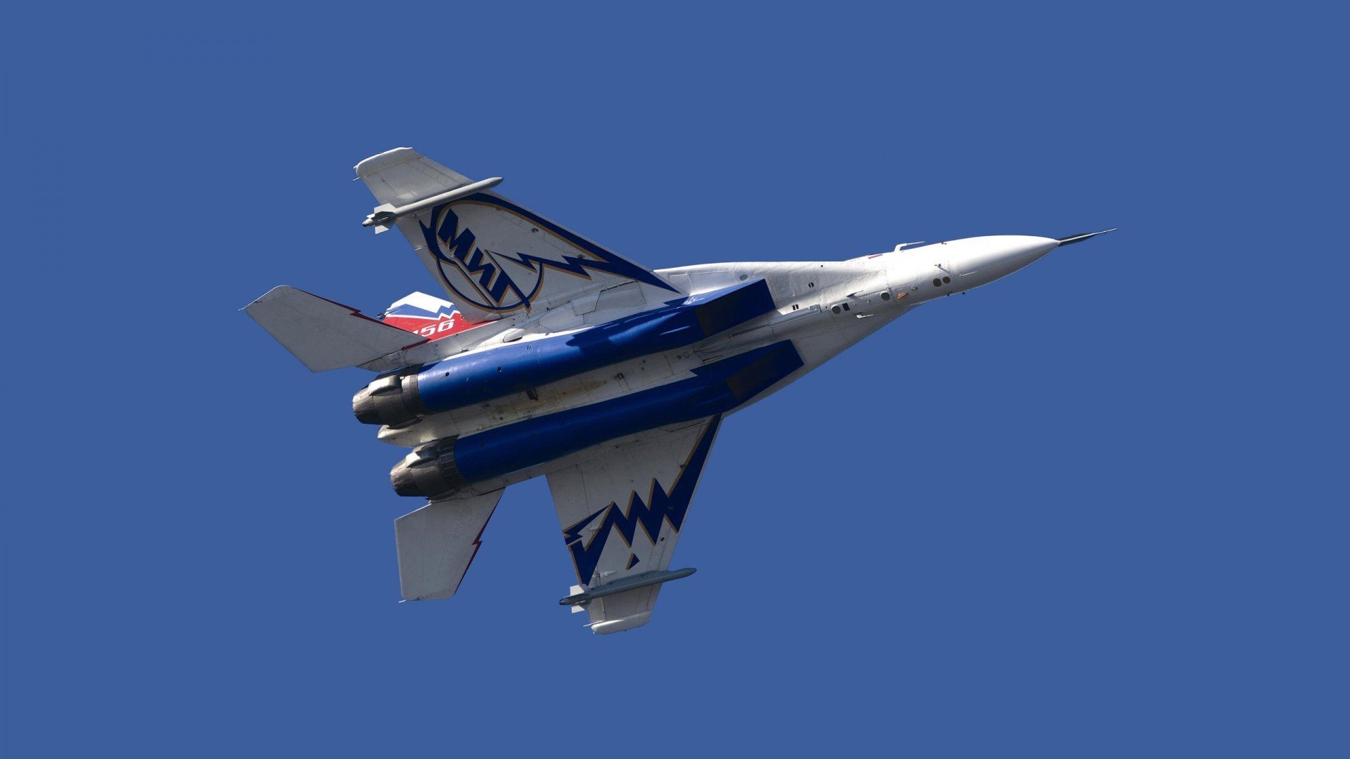 零点后的英雄,当F1与拜仁在时间战场上交锋