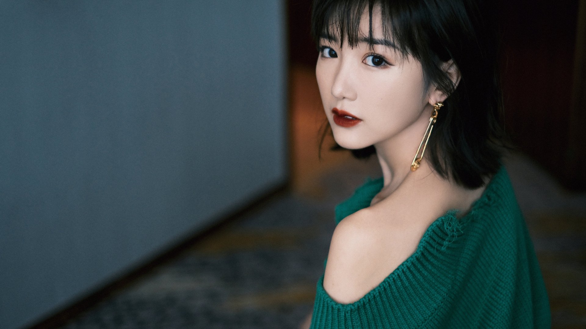 奥运周期关键战之夜，浓眉掷下的多米诺骨牌，压垮对手，也推倒了自己命运的枷锁