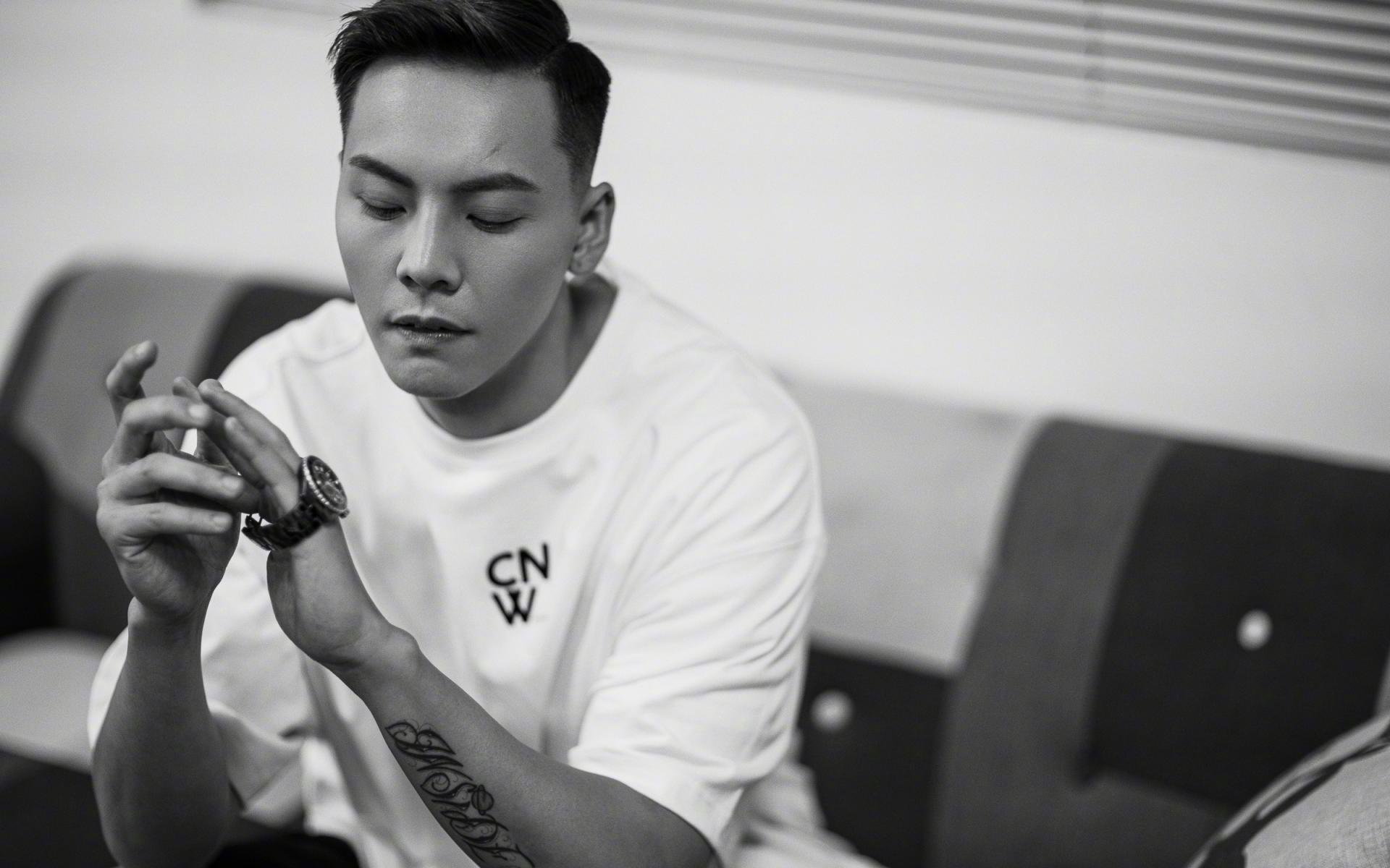 首先，为您构思并扩展一个具有独特视角和思辨性的文章标题